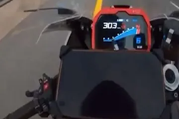 Dubai Driver Caught Speeding Over 300 km/h Arrested by Police