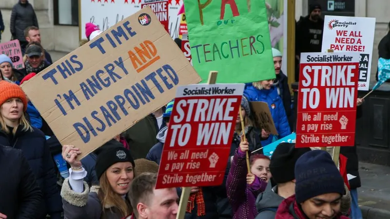 UK Government and Unions Lock Horns Over Public Sector Pay Hikes