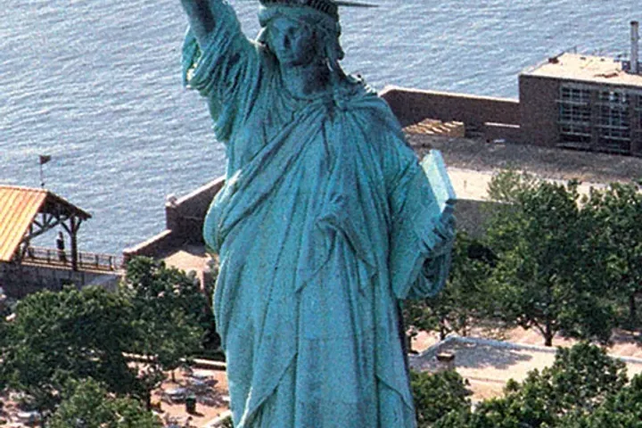 French MEP Calls for Return of the Statue of Liberty