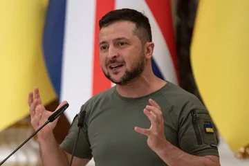 Zelenskyy Expresses Readiness for Peace Talks Amid Tensions with U.S.